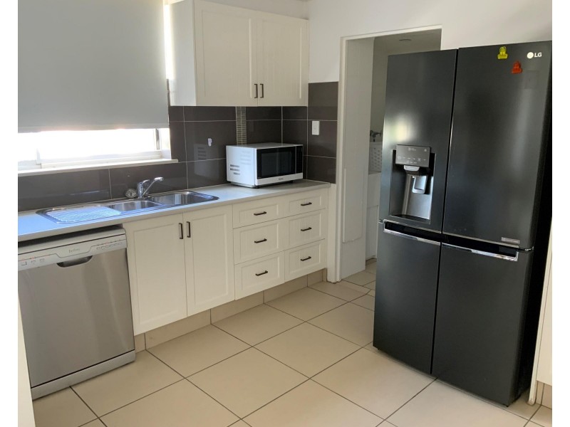 67 Ferny Avenue, Surfers Paradise QLD 4217