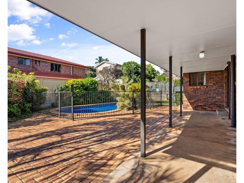 25 Bacchus Street, Robertson QLD 4109