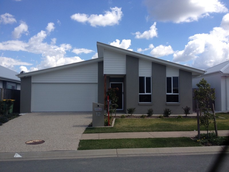 12 Azure Way, Hope Island QLD 4212