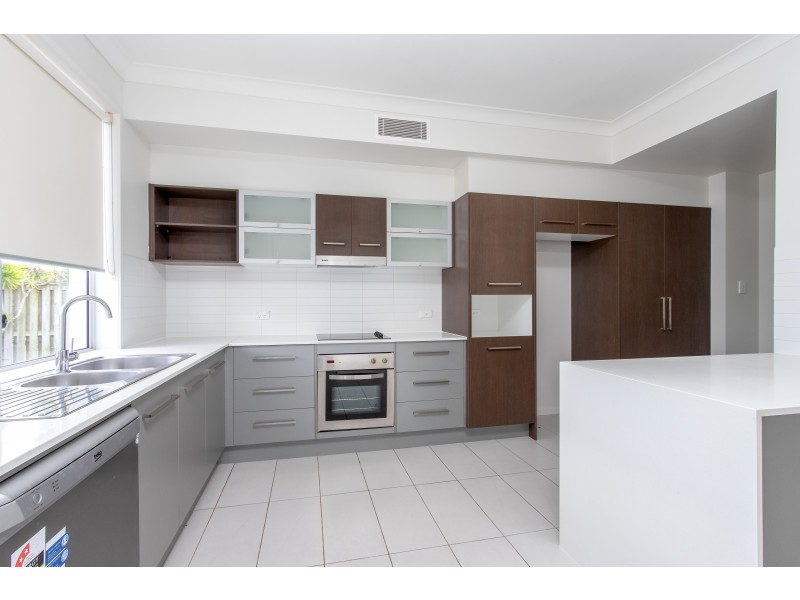 16 The Landings ( East  ), Upper Coomera QLD 4209