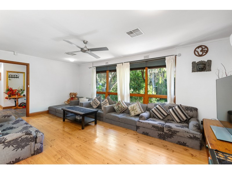 54 Glenwood Drive, Bellevue Heights SA 5050