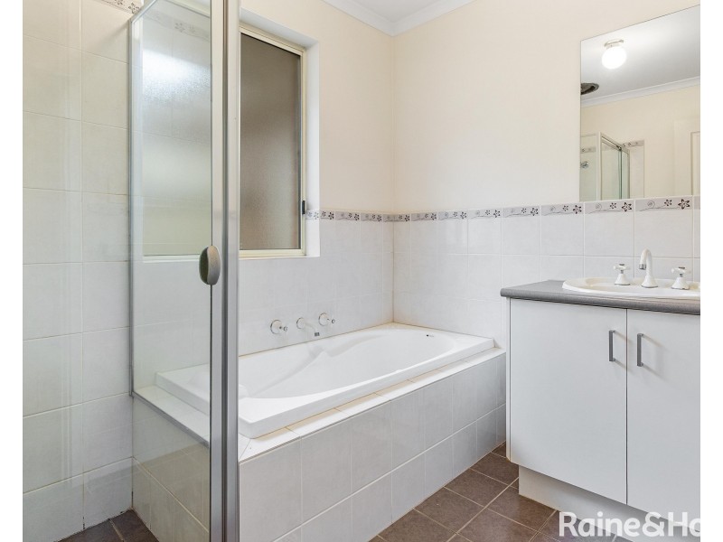 1/1 Church Crescent, Marion SA 5043