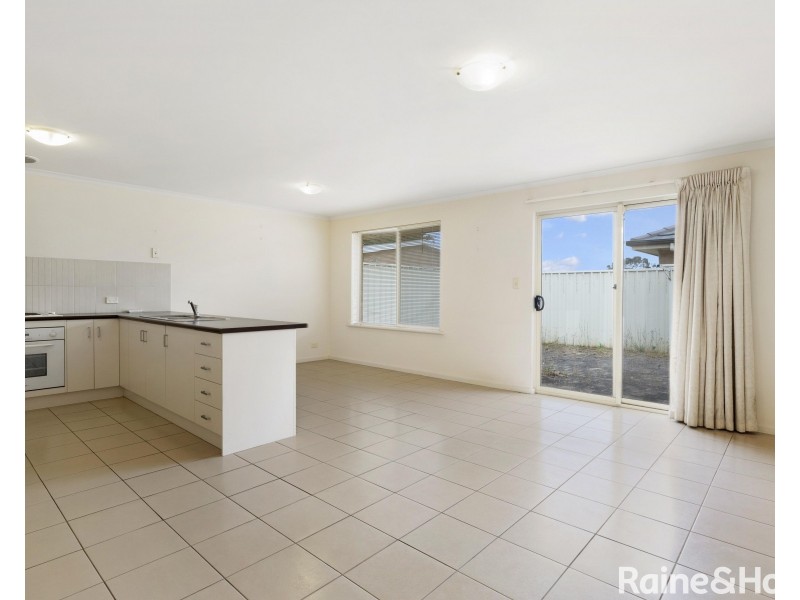 1/1 Church Crescent, Marion SA 5043