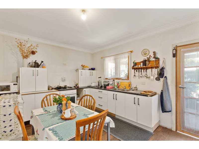 39 Winifred Avenue, Glandore SA 5037