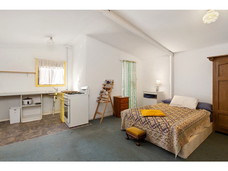 39 Winifred Avenue, Glandore SA 5037