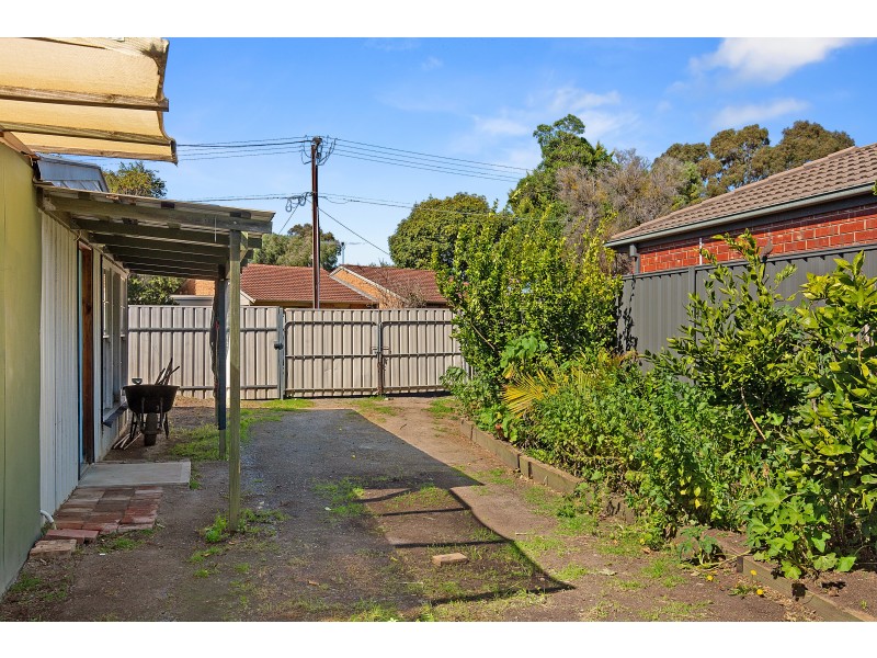 39 Winifred Avenue, Glandore SA 5037