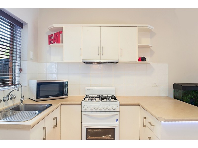 3/1B Hartland Avenue, Black Forest SA 5035