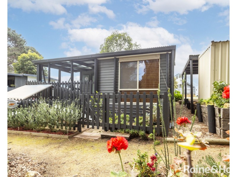 Cabin 30/4 Madsen St, Hindmarsh Island SA 5214