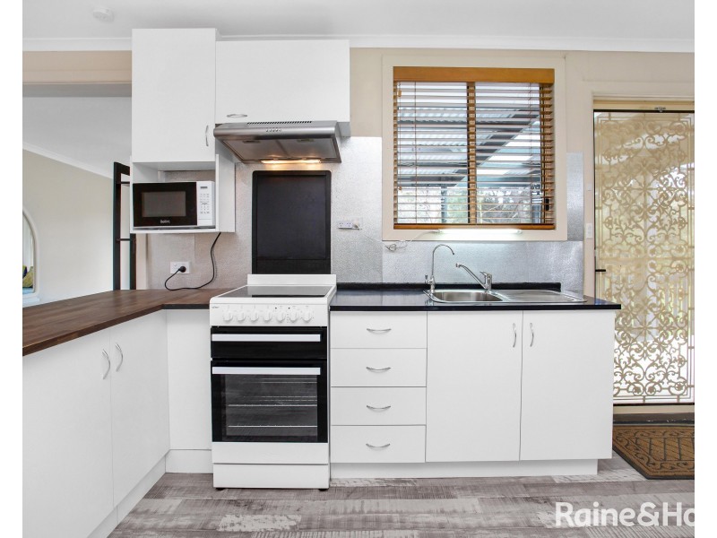 Cabin 30/4 Madsen St, Hindmarsh Island SA 5214