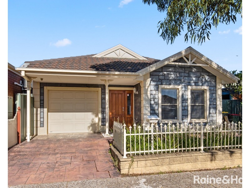 6 Dotterel Place, Mawson Lakes SA 5095