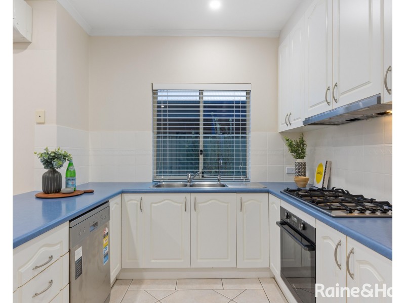 6 Dotterel Place, Mawson Lakes SA 5095