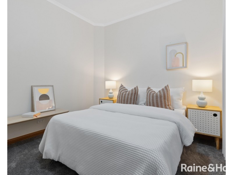 6 Dotterel Place, Mawson Lakes SA 5095