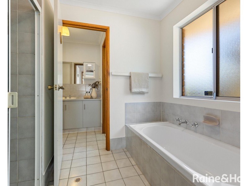 1 Littler Drive, Fairview Park SA 5126