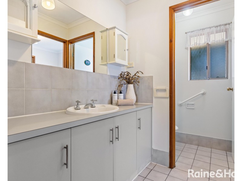 1 Littler Drive, Fairview Park SA 5126