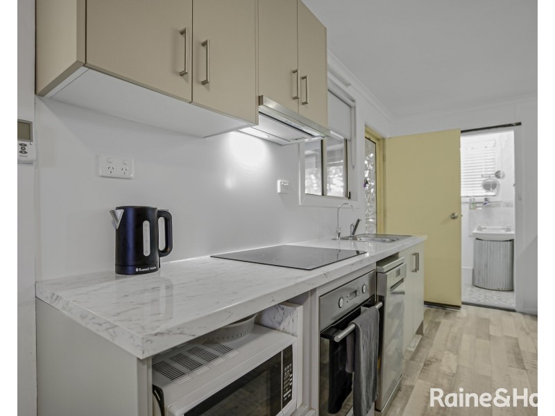 Cabin 30/4 Madsen St, Hindmarsh Island SA 5214