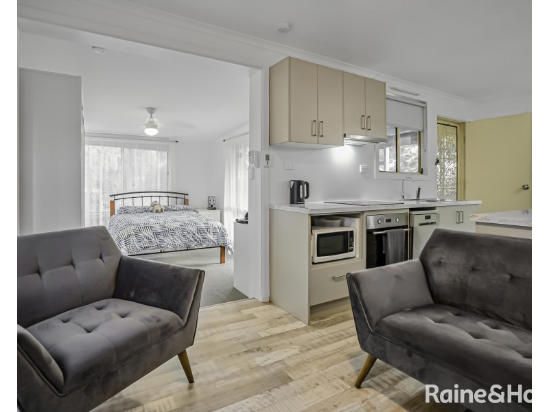 Cabin 30/4 Madsen St, Hindmarsh Island SA 5214