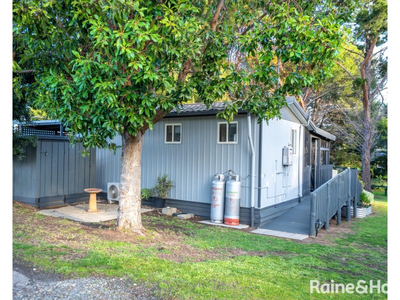 Cabin 30/4 Madsen St, Hindmarsh Island SA 5214