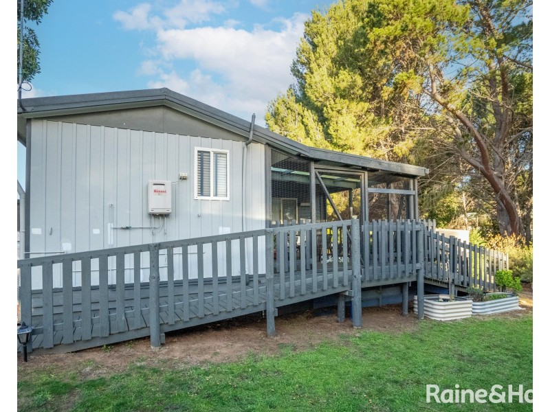 Cabin 30/4 Madsen St, Hindmarsh Island SA 5214