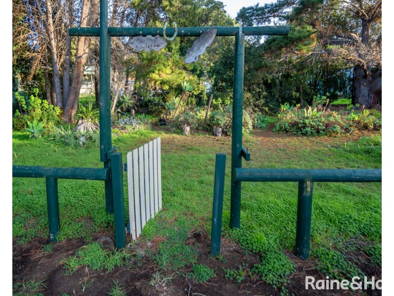 Cabin 30/4 Madsen St, Hindmarsh Island SA 5214