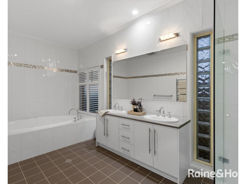 12 Amherst Ave, Trinity Gardens SA 5068