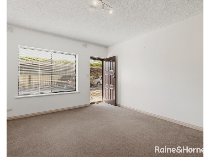 3/64 Forest Avenue, Black Forest SA 5035