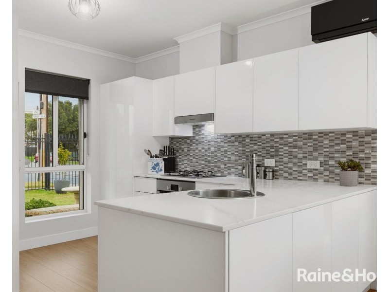 27 Selkirk Avenue, Seaton SA 5023