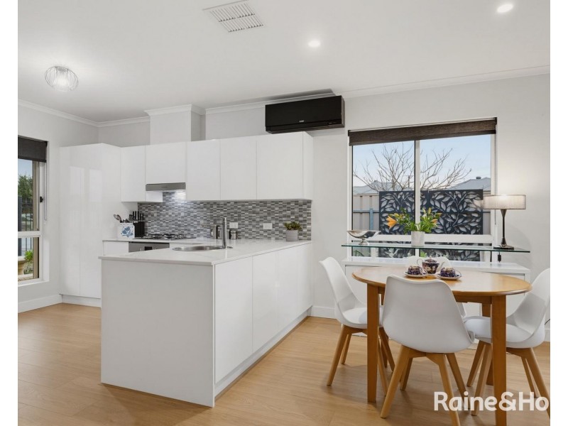 27 Selkirk Avenue, Seaton SA 5023