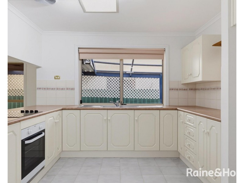 11 Flinders Road, Hillcrest SA 5086