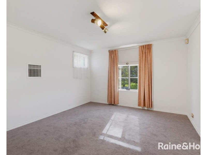 11 Flinders Road, Hillcrest SA 5086