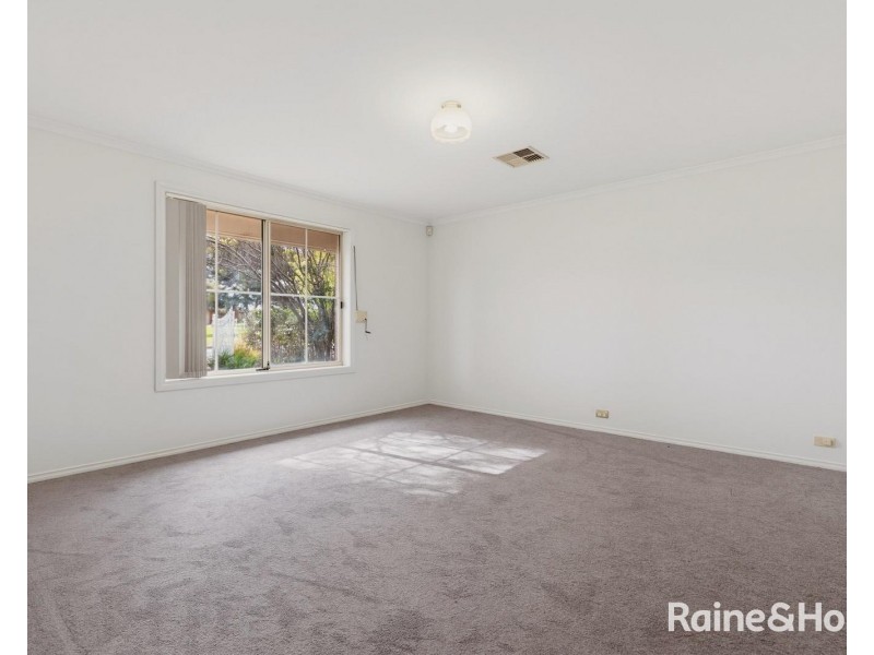 11 Flinders Road, Hillcrest SA 5086
