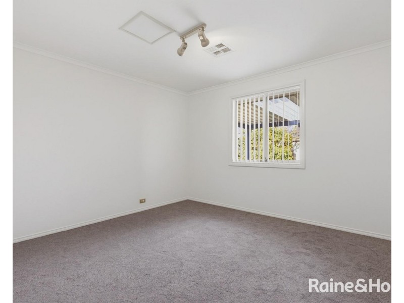 11 Flinders Road, Hillcrest SA 5086
