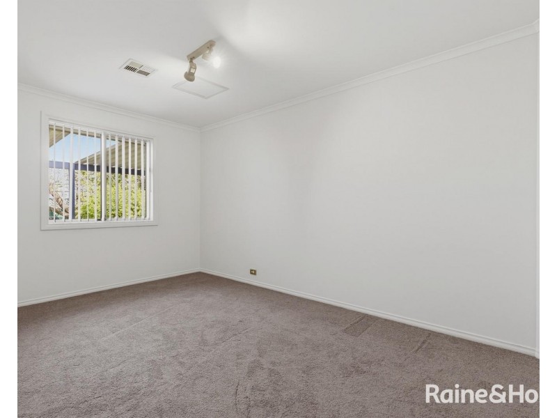 11 Flinders Road, Hillcrest SA 5086