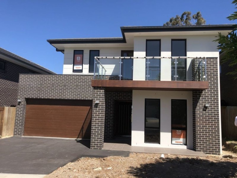 30 Oakhill Cres, Colebee NSW 2761