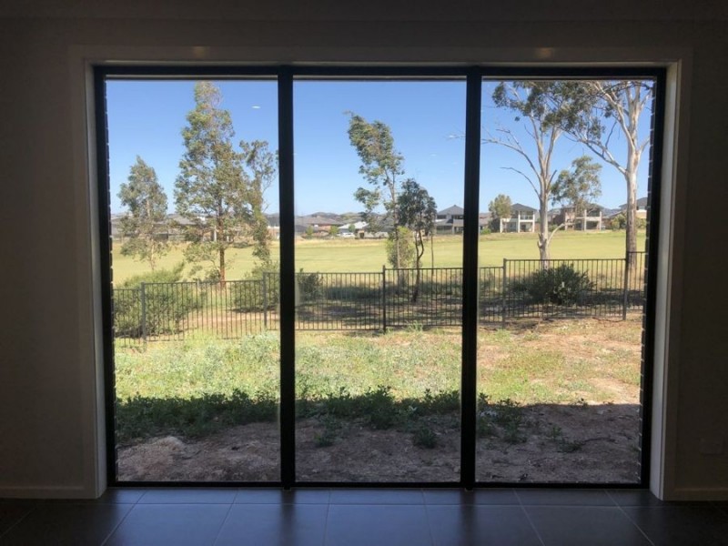 30 Oakhill Cres, Colebee NSW 2761