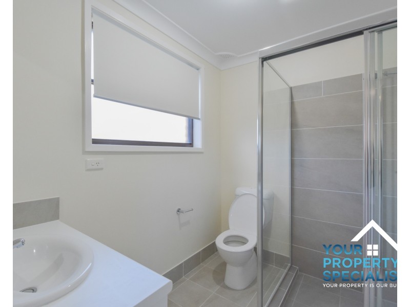 16 Griffiths Avenue, Camden South NSW 2570