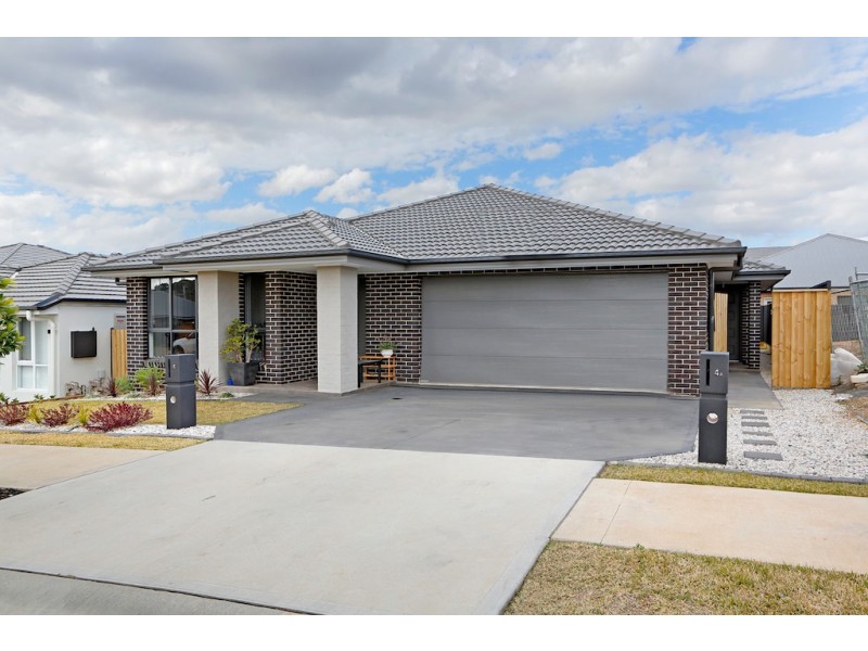 4 Courtney Loop, Oran Park NSW 2570