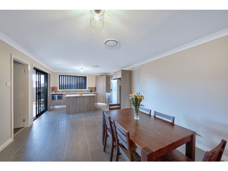 4 Courtney Loop, Oran Park NSW 2570