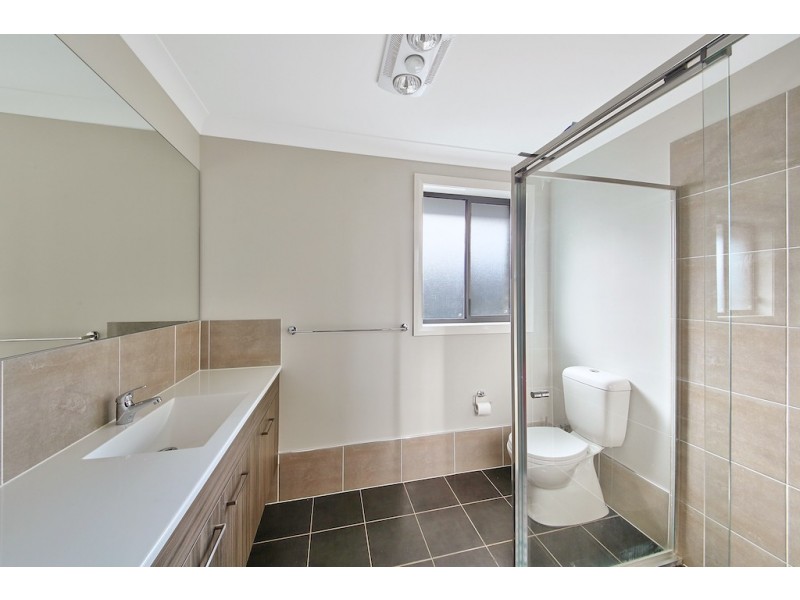 4 Courtney Loop, Oran Park NSW 2570