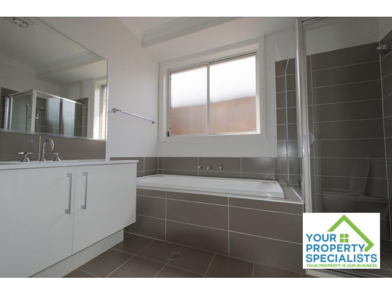 25 Faverolle Drive, Spring Farm NSW 2570