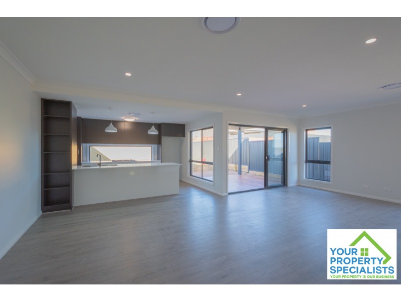 7B Lowndes Drive, Oran Park NSW 2570