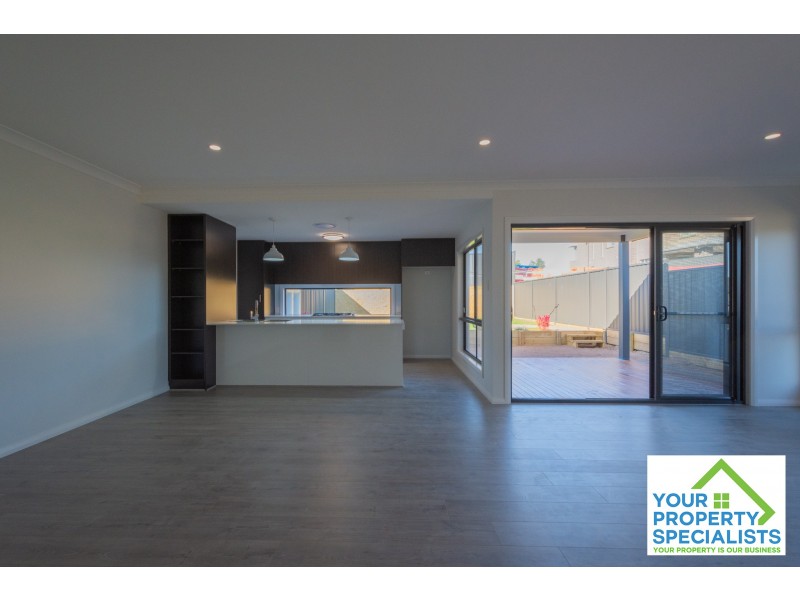 7B Lowndes Drive, Oran Park NSW 2570