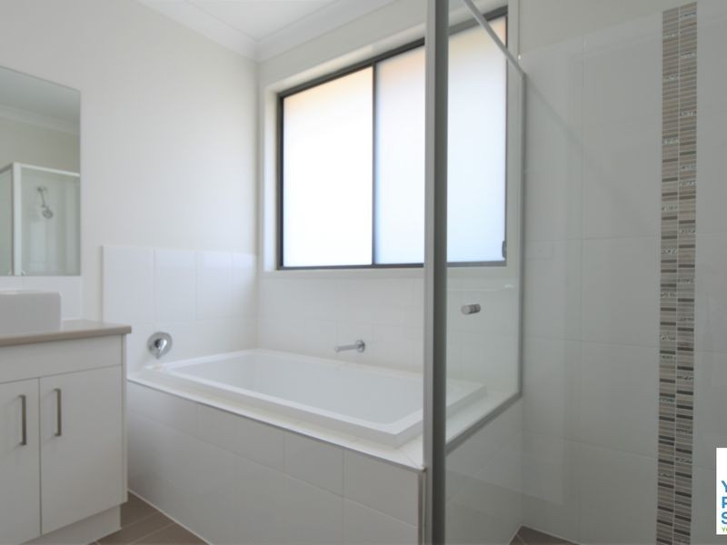 19 Lawrence Street, Oran Park NSW 2570