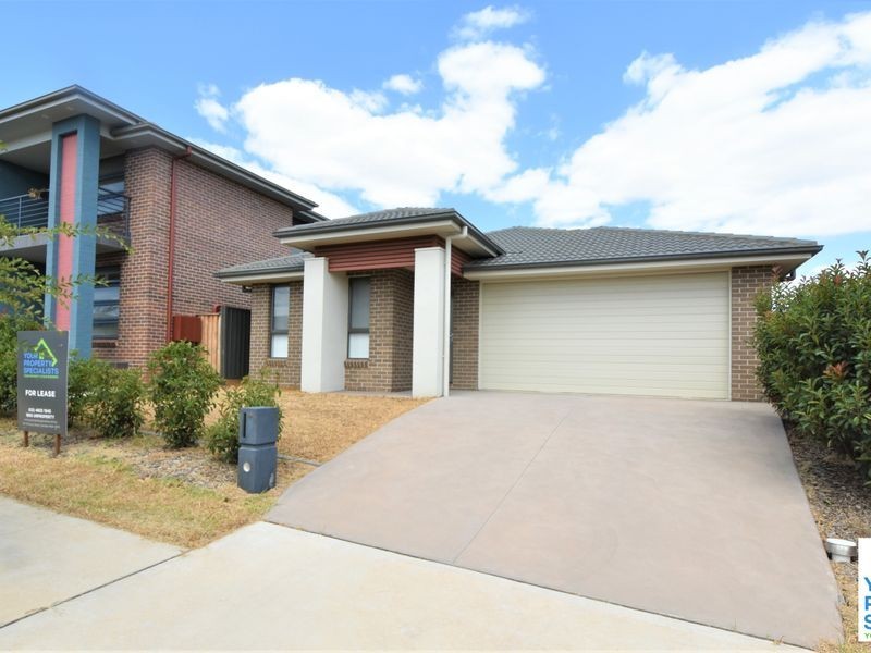 19 Lawrence Street, Oran Park NSW 2570