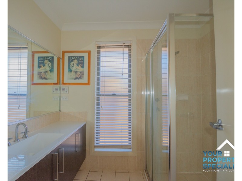 9 Hinton Drive, Spring Farm NSW 2570