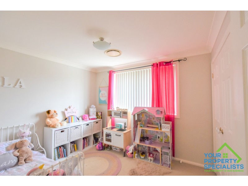 11 Lochview Crescent, Mount Annan NSW 2567