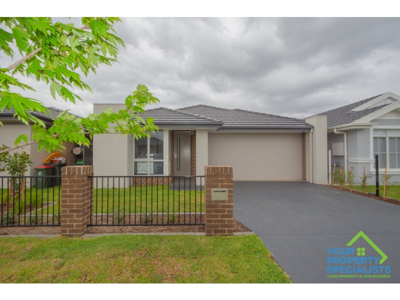 15 Renshaw Street, Catherine Field NSW 2557