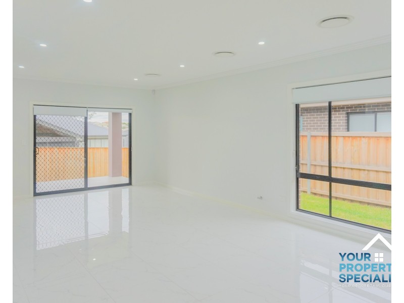 12 Casimer Avenue, Elderslie NSW 2570