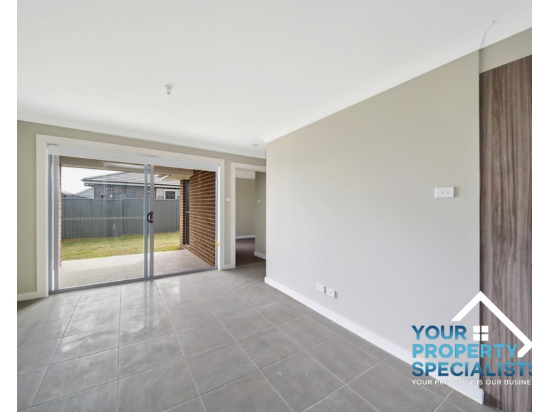 5A Ewing Loop, Oran Park NSW 2570