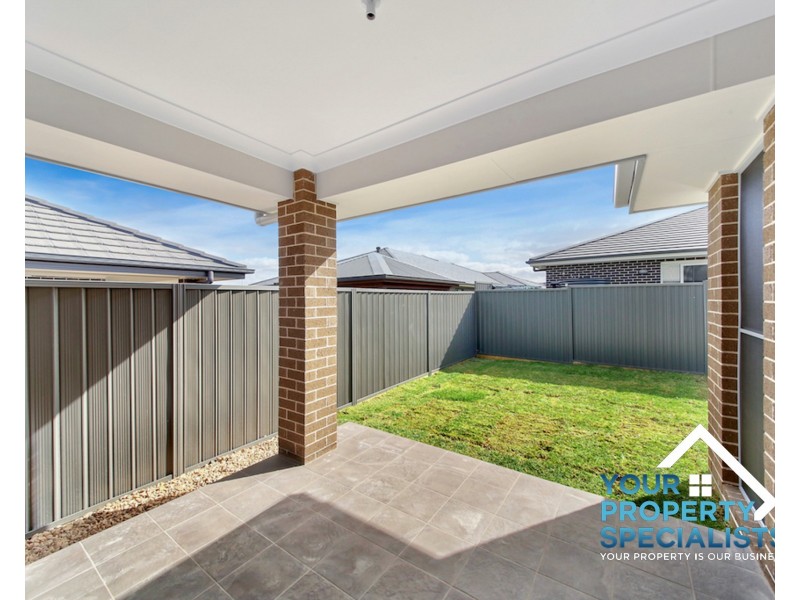 5A Ewing Loop, Oran Park NSW 2570