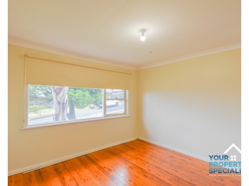 77 Pinaroo Crescent, Bradbury NSW 2560